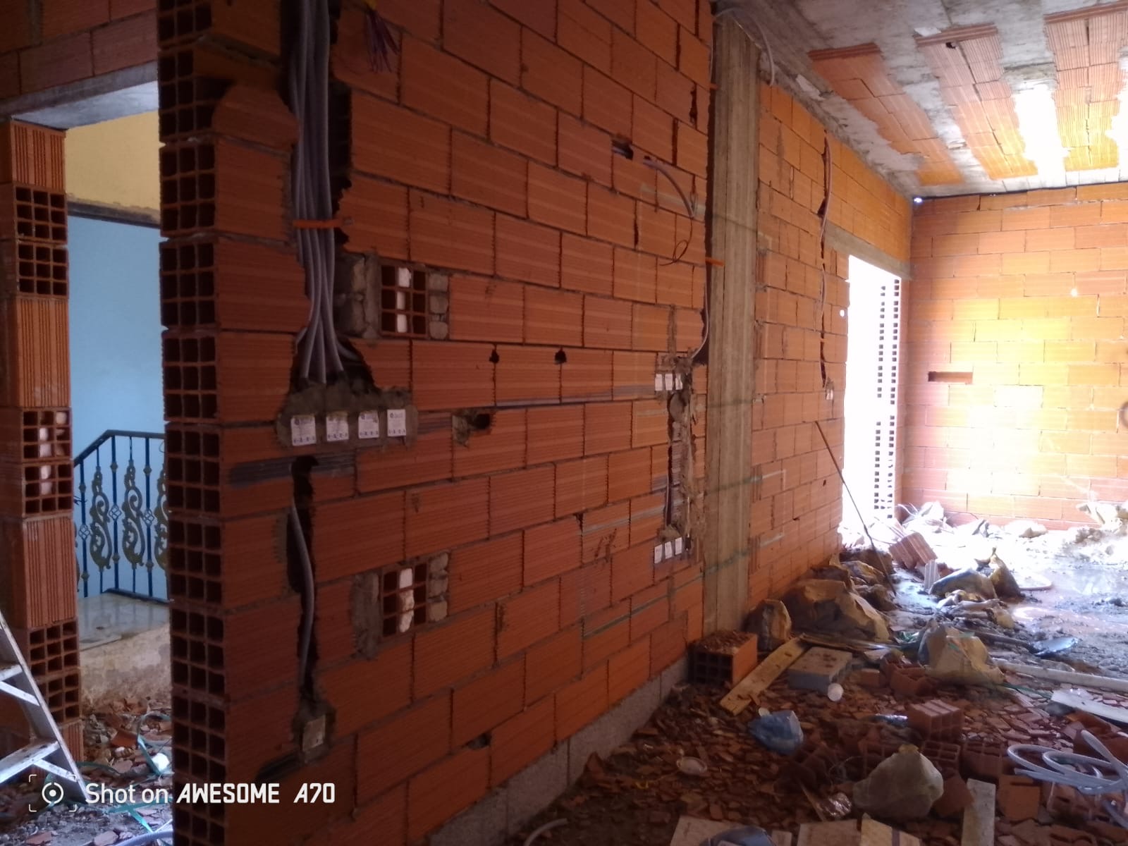 تأسيس وتشطيب الكهرباء